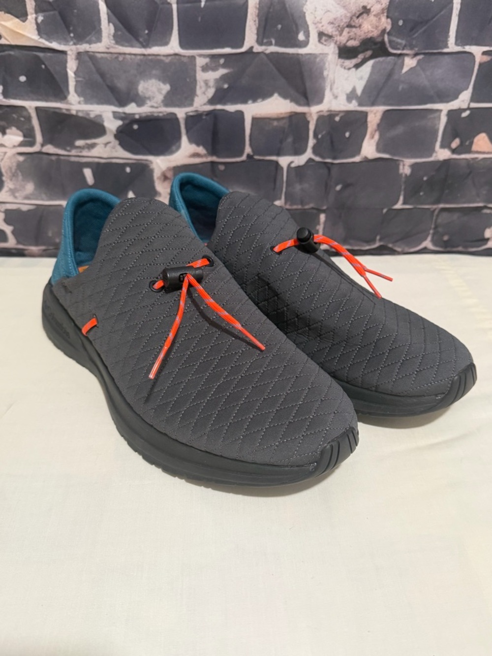 Columbia Men's Gray Slip-On Sneakers with Orange Accents
